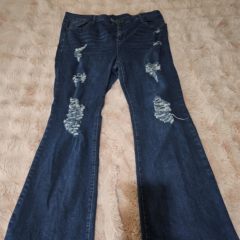 SHEIN Plus Ripped Flare Leg Jeans - Picture 2 of 7